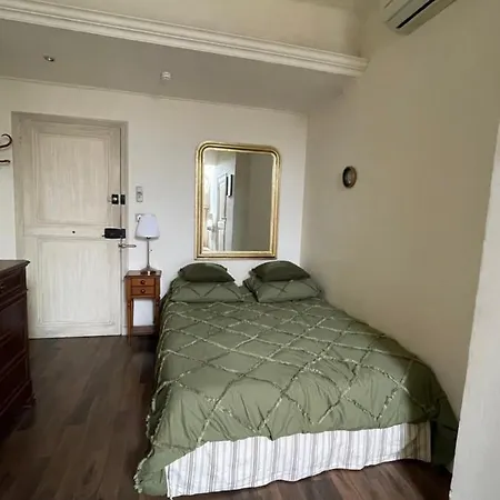 Апартаменты Studio Palais De Provence *